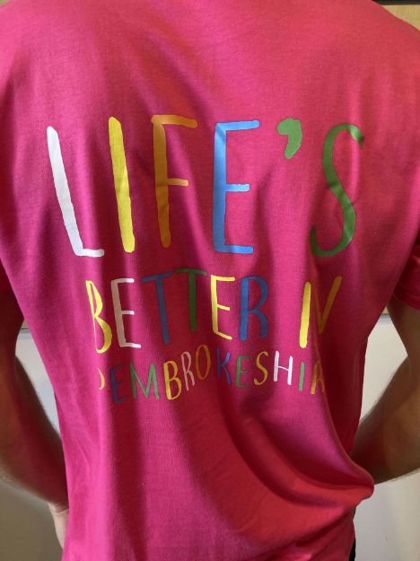 Outer Reef 'Lifes Better' Unisex T-Shirt - Pink